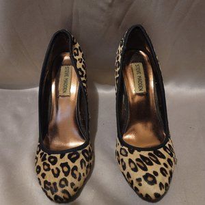 Steve Madden Leopard Print Wedge Size 6